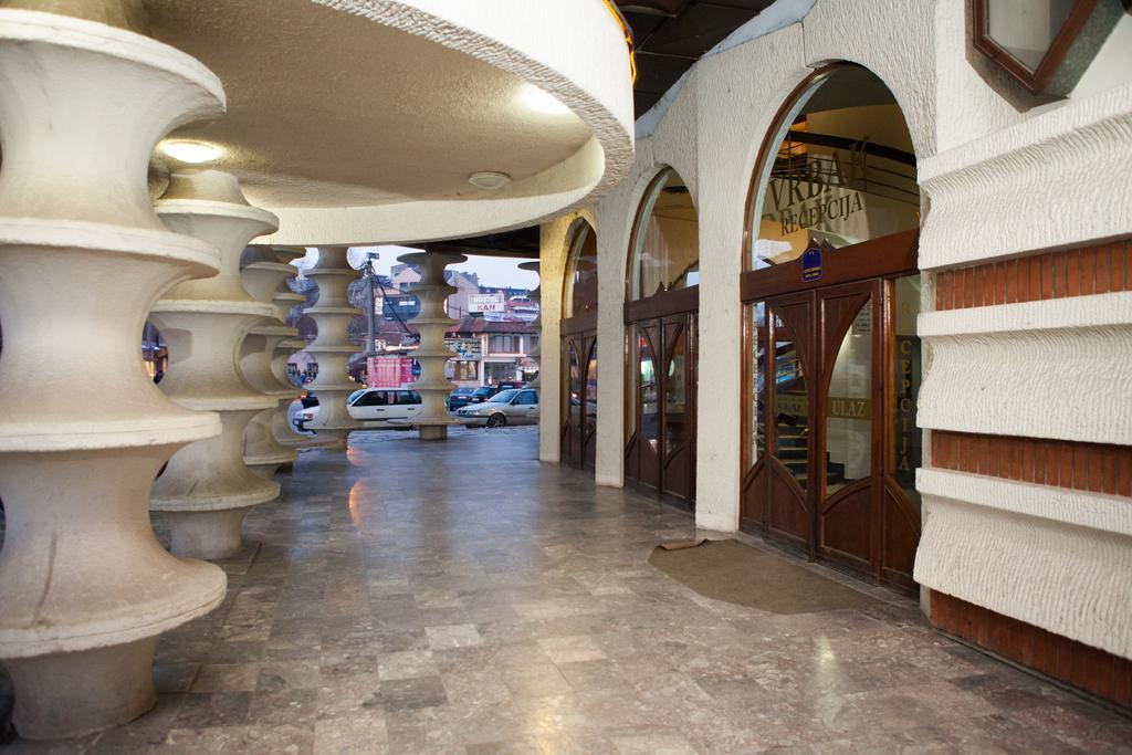 נובי פאזאר Hotel Vrbak מראה חיצוני תמונה