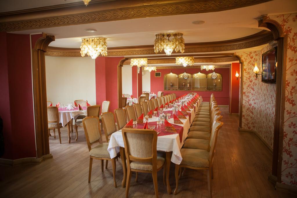נובי פאזאר Hotel Vrbak מראה חיצוני תמונה